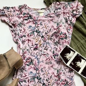 H&M MAMA Maternity Blush Floral Flutter Sleeve Top